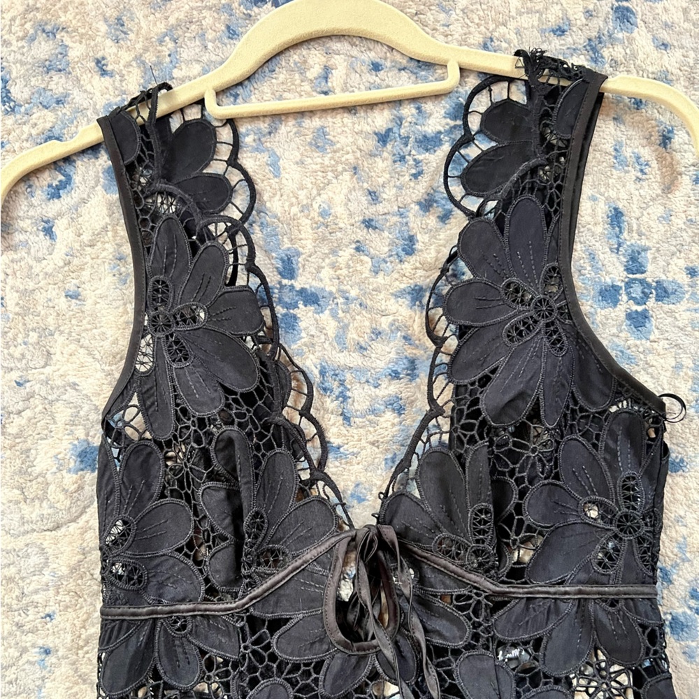 For love and lemons Malika Black Lace Floral Dress - Picture 5 of 7